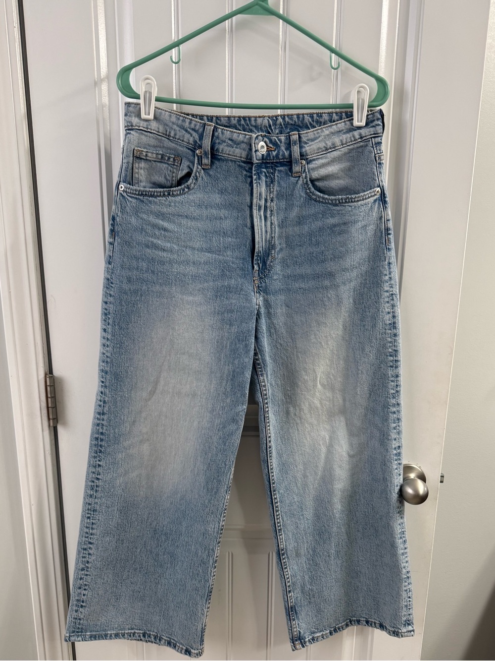 Like New H&M Wide Leg Cropped Denim
